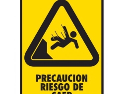 Precaución Riesgo de Caer - Pacific Fire